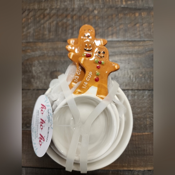 Gingerbread Measuring Cups - Picture 3 of 5